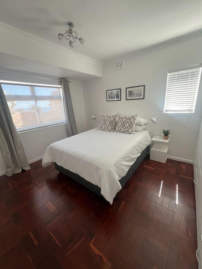 To Let 1 Bedroom Property for Rent in Sea Point Western Cape